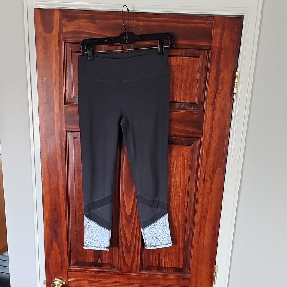 GAIAM Black and Gray Leggings with Color-Block Design
